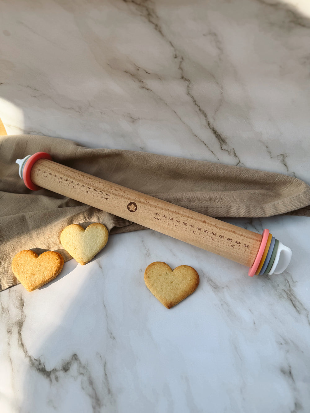 Koekjesdeegrol met verstelbare ringen
