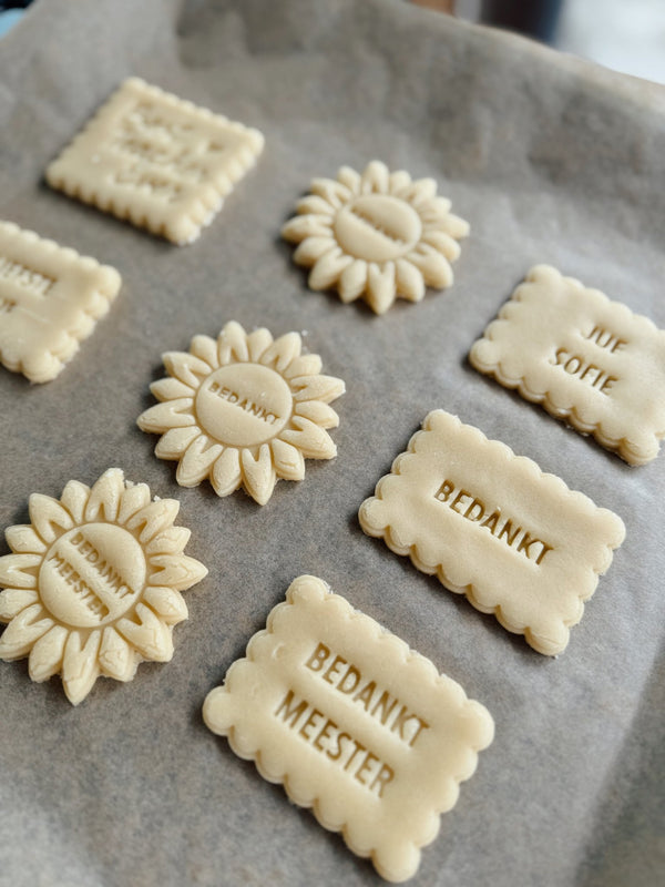 Bedankt juf - zonnebloem koekjesvorm - Samenmetdekindjes - Samenmetdekindjes