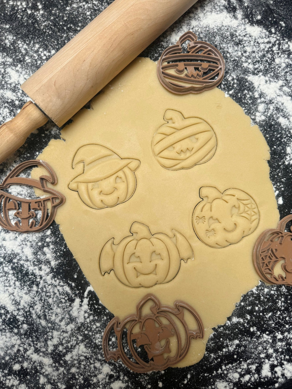 Pompoenen halloween koekjesvormen - Samenmetdekindjes - Samenmetdekindjes